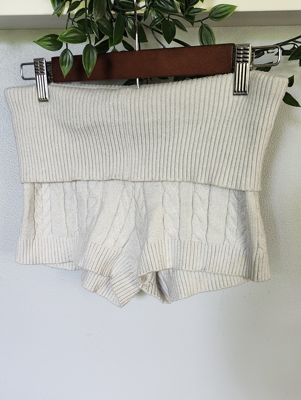 Hippie Rose Cream Cable-Knit 2" Mini Shorts